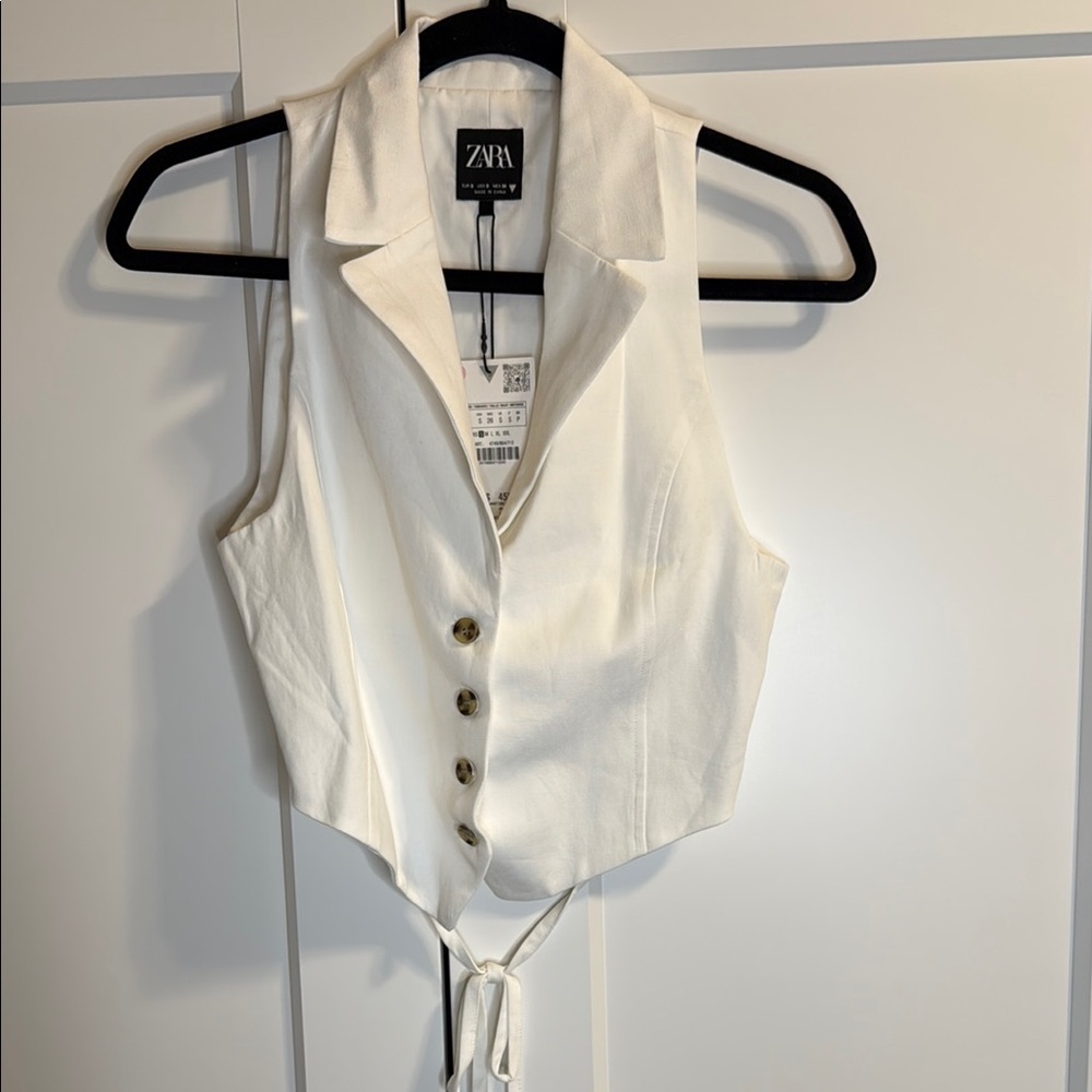 Zara White Sleeveless Bodysuit with Notched Collar